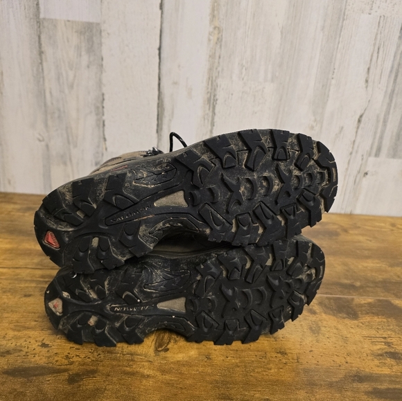 Salomon Goretex Mens size 8.5 brown and black boots - Picture 10 of 11